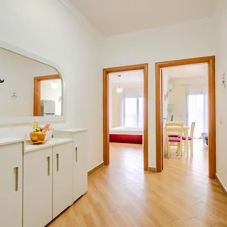 Lungomare View Apartment *